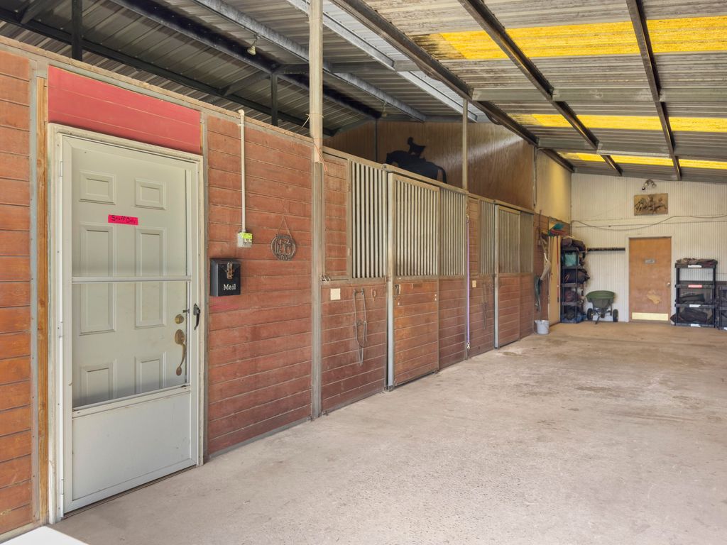 Image 19 of property listing at 163 Keans Neck Road, Seabrook, SC 29940