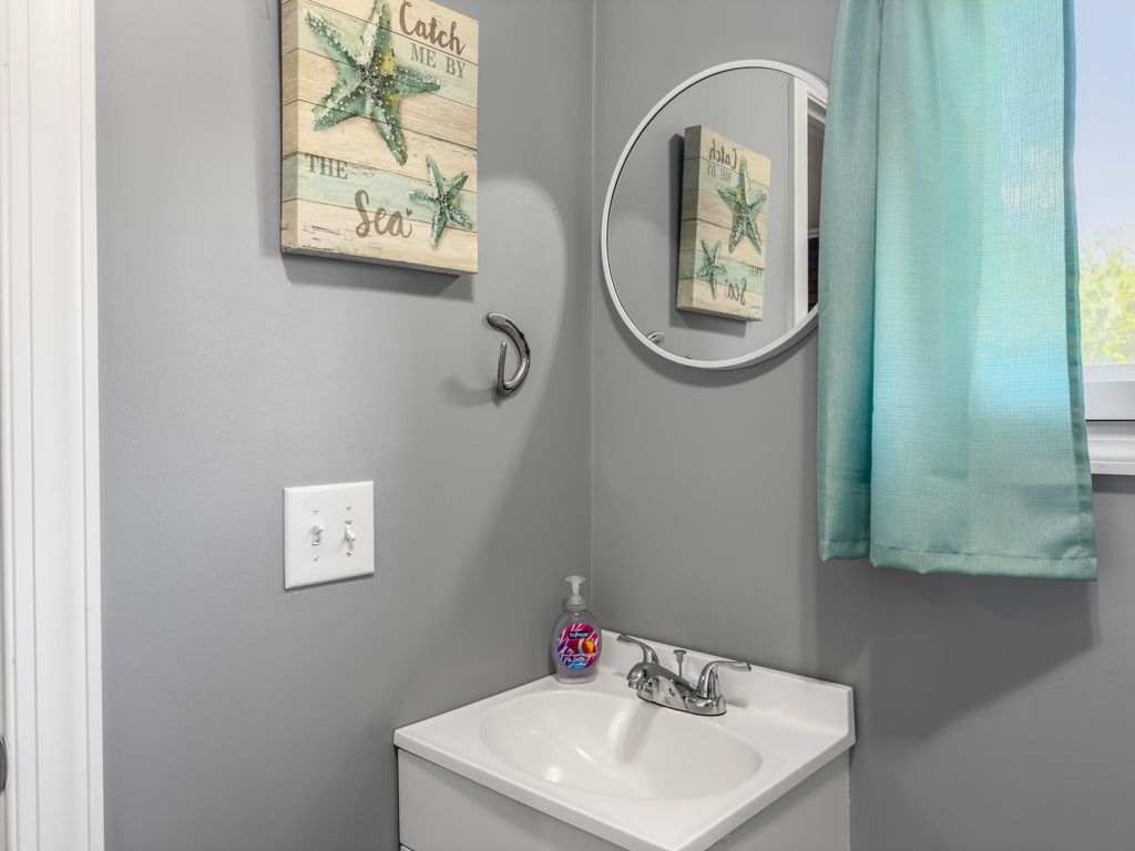 Image 21 of property listing at 163 Keans Neck Road, Seabrook, SC 29940