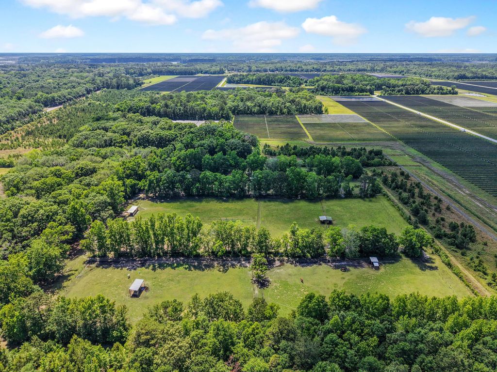 Image 6 of property listing at 163 Keans Neck Road, Seabrook, SC 29940