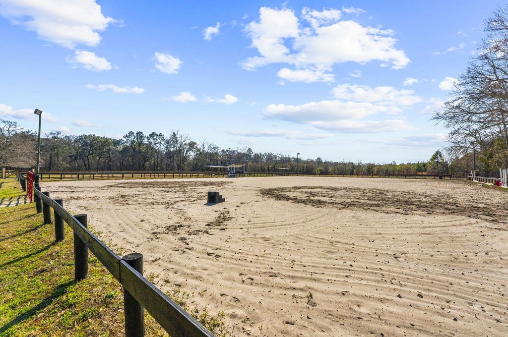 Image 9 of property listing at 163 Keans Neck Road, Seabrook, SC 29940