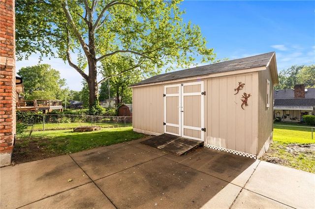 5140 Cody Street, Shawnee, KS 66203