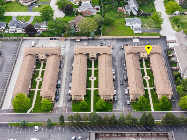 6126 S Kensington Avenue C, Countryside, IL 60525