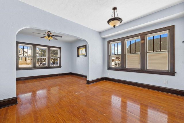 1319 Menomonee AVENUE, South Milwaukee, WI 53172