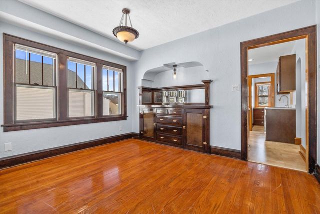 1319 Menomonee AVENUE, South Milwaukee, WI 53172