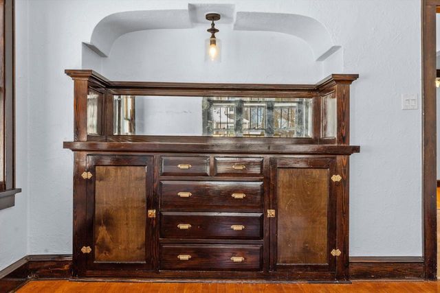 1319 Menomonee AVENUE, South Milwaukee, WI 53172