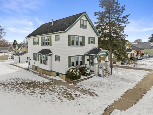 1319 Menomonee AVENUE, South Milwaukee, WI 53172