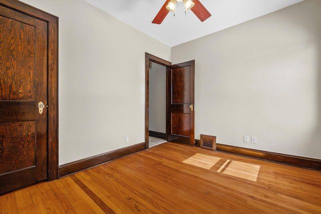 1319 Menomonee AVENUE, South Milwaukee, WI 53172