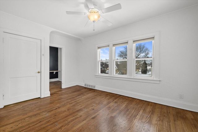 1319 Menomonee AVENUE, South Milwaukee, WI 53172