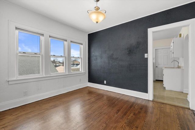 1319 Menomonee AVENUE, South Milwaukee, WI 53172