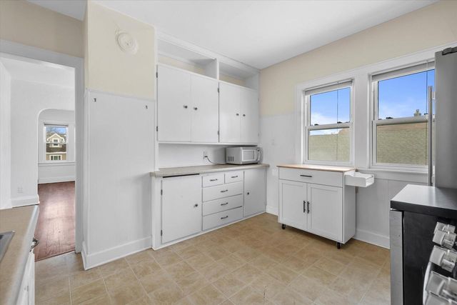 1319 Menomonee AVENUE, South Milwaukee, WI 53172