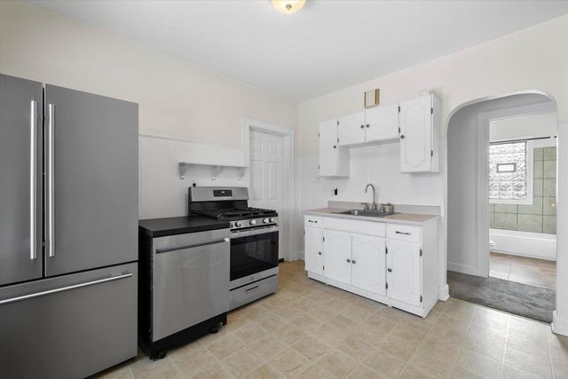 1319 Menomonee AVENUE, South Milwaukee, WI 53172