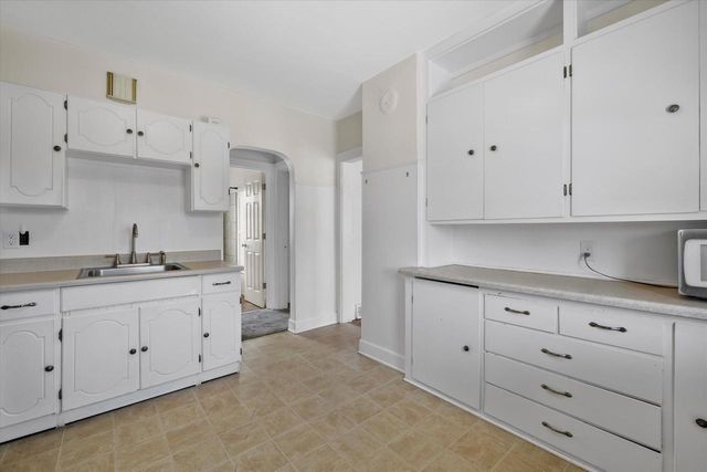 1319 Menomonee AVENUE, South Milwaukee, WI 53172