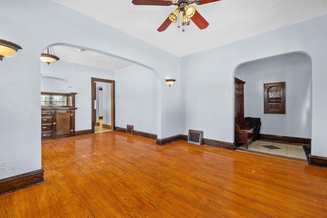 1319 Menomonee AVENUE, South Milwaukee, WI 53172