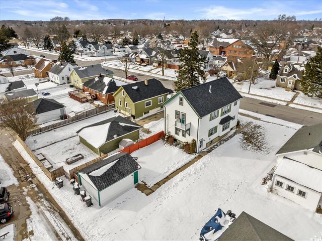 1319 Menomonee AVENUE, South Milwaukee, WI 53172