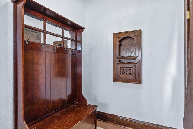 1319 Menomonee AVENUE, South Milwaukee, WI 53172