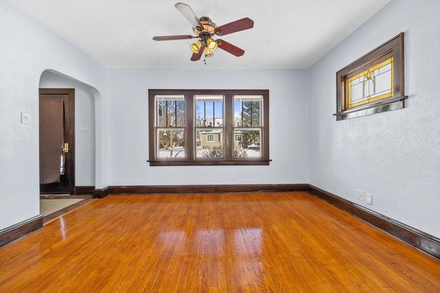 1319 Menomonee AVENUE, South Milwaukee, WI 53172