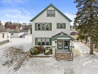 1319 Menomonee AVENUE, South Milwaukee, WI 53172