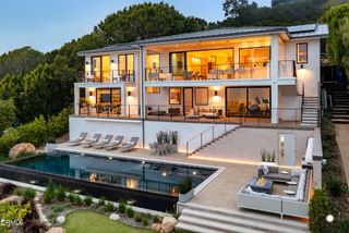 945 Arbolado Road, Santa Barbara, CA 93103