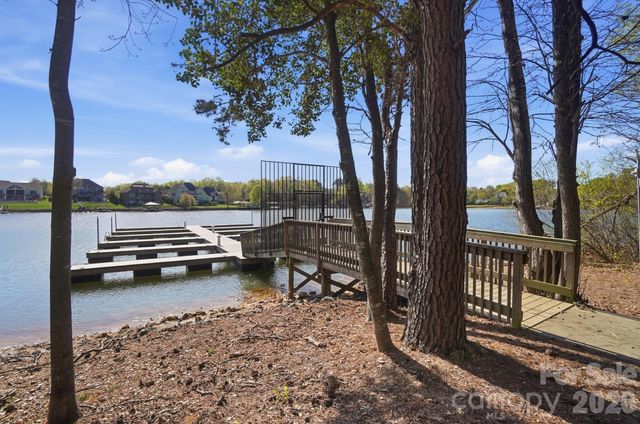 108 Dellbrook Street A, Mooresville, NC 28117