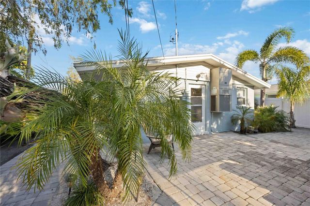 2904 AVENUE B A & B, Holmes Beach, FL 34217