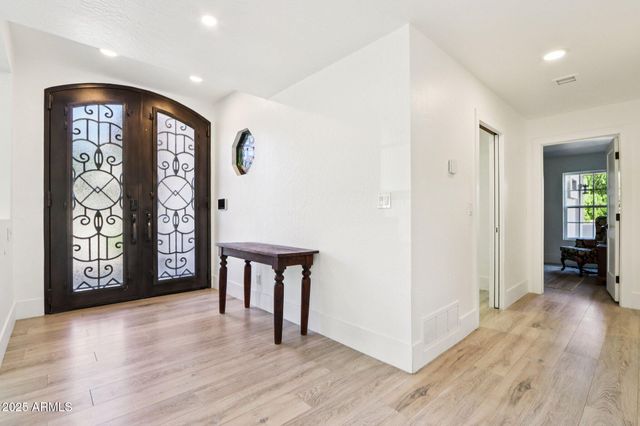 12015 S TUZIGOOT Drive, Phoenix, AZ 85044