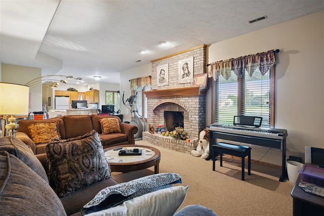 2711 Byron Station Drive, Byron Center, MI 49315