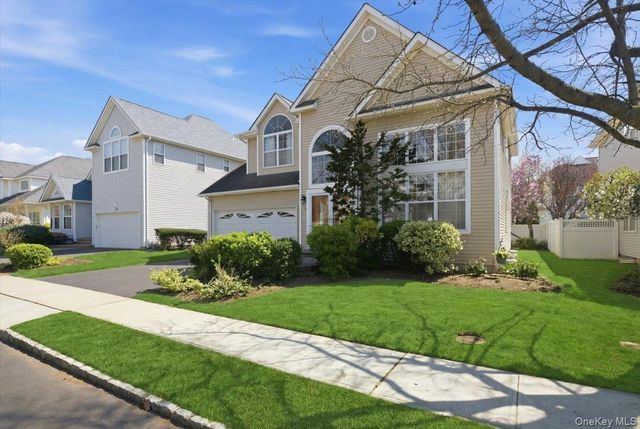 112 Cranberry Court, Melville, NY 11747