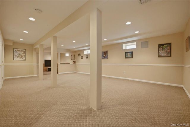 112 Cranberry Court, Melville, NY 11747