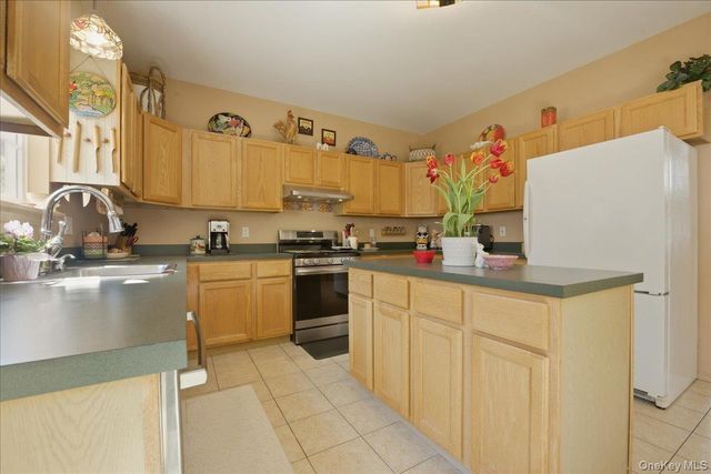 112 Cranberry Court, Melville, NY 11747