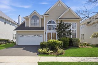 112 Cranberry Court, Melville, NY 11747
