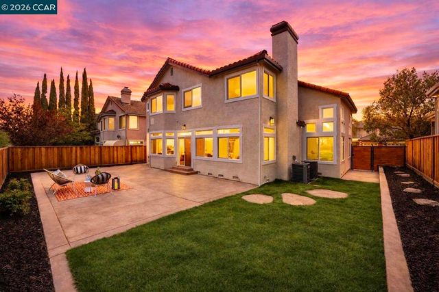 509 Zenith Ridge Dr, Danville, CA 94506