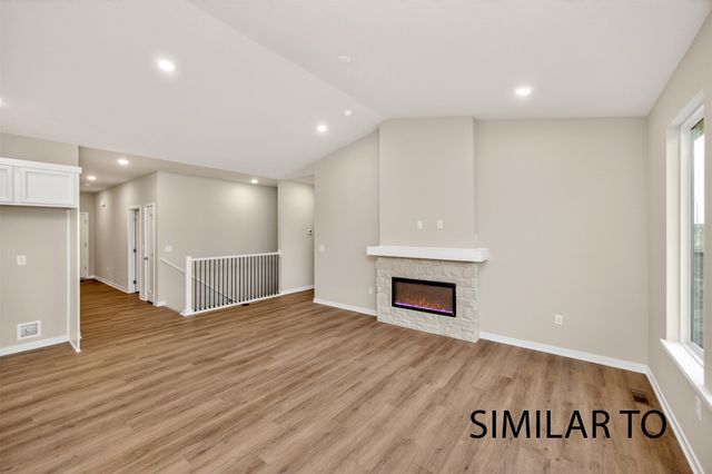 9846 Watermeadow Circle, Johnston, IA 50131