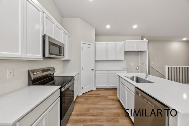 9846 Watermeadow Circle, Johnston, IA 50131