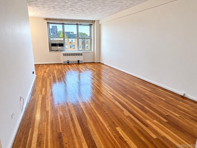 209-15 18th Avenue 6F, Bayside, NY 11360