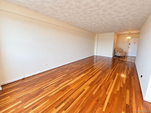 209-15 18th Avenue 6F, Bayside, NY 11360