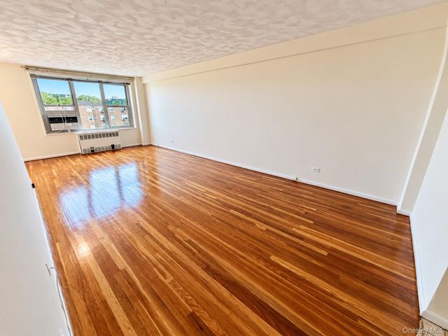 209-15 18th Avenue 6F, Bayside, NY 11360