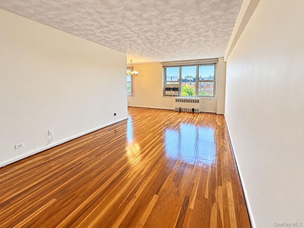 209-15 18th Avenue 6F, Bayside, NY 11360 — photo 5