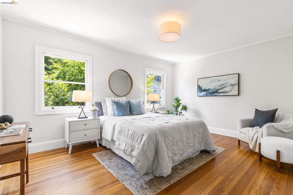 Image 18 of property listing at 1265 Holman Rd, Oakland, CA 94610