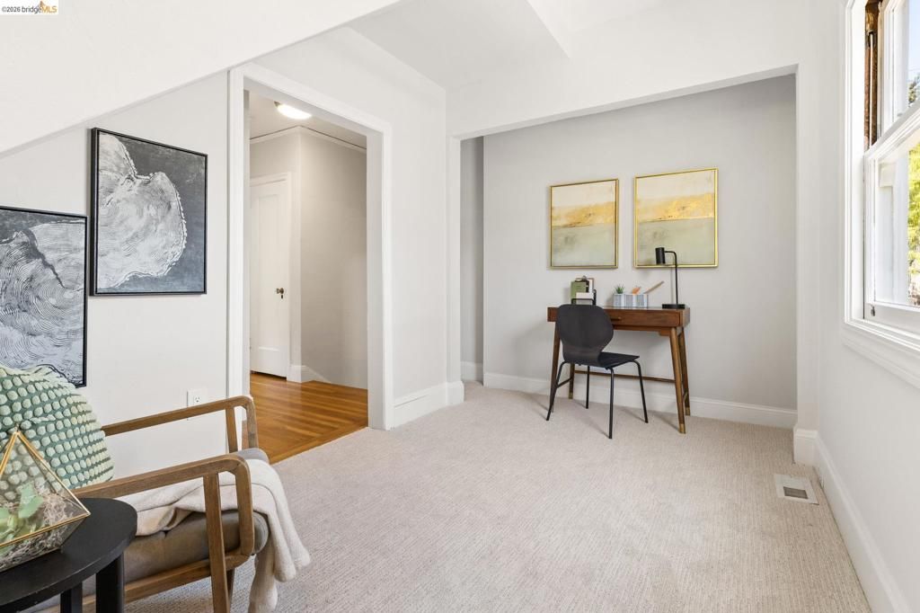 Image 22 of property listing at 1265 Holman Rd, Oakland, CA 94610