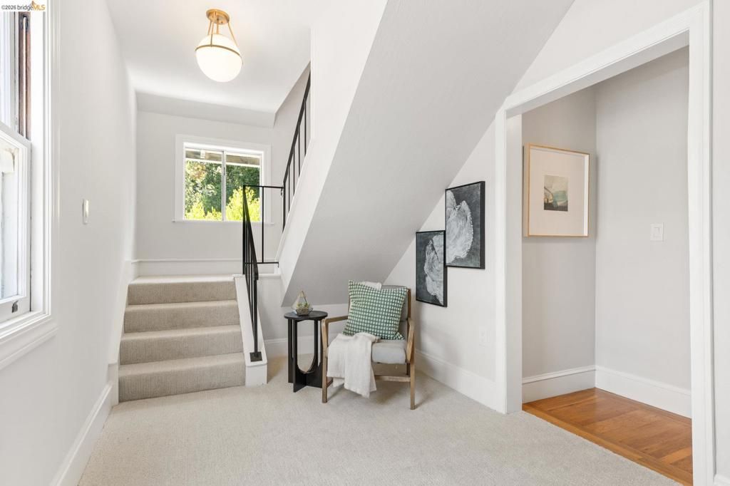 Image 23 of property listing at 1265 Holman Rd, Oakland, CA 94610