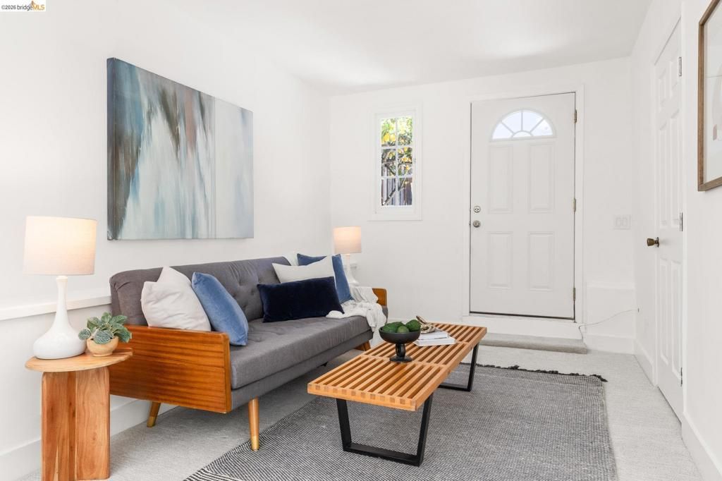 Image 31 of property listing at 1265 Holman Rd, Oakland, CA 94610