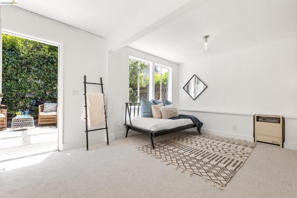 Image 37 of property listing at 1265 Holman Rd, Oakland, CA 94610