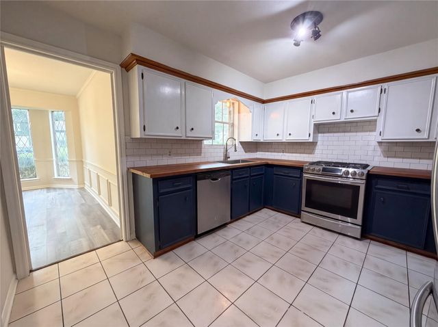17518 Rustington Drive, Spring, TX 77379