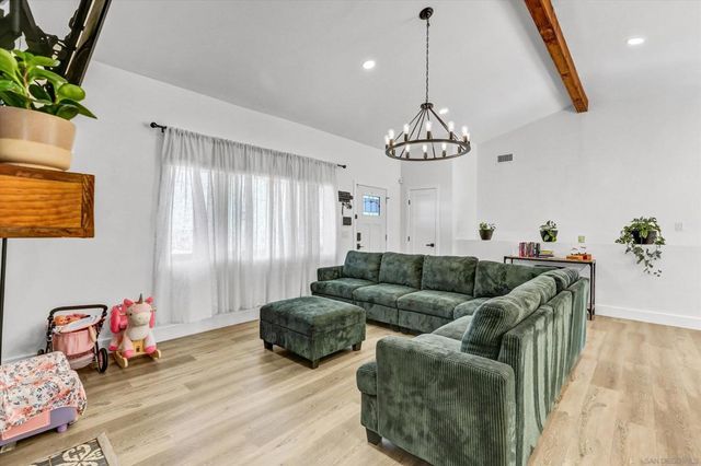 9861 Bon Vue Drive, El Cajon, CA 92021