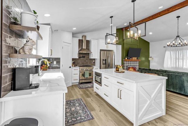 9861 Bon Vue Drive, El Cajon, CA 92021