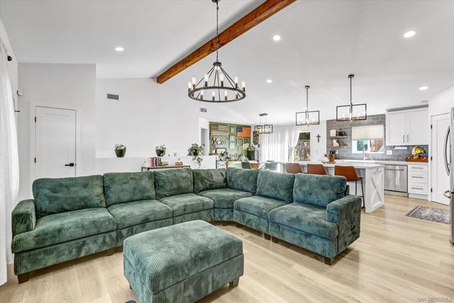 9861 Bon Vue Drive, El Cajon, CA 92021
