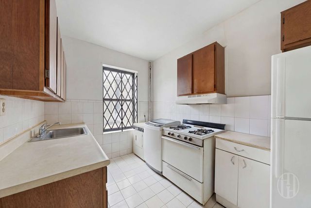 2440 Amsterdam Ave Apt 5C, New York City, NY 10033