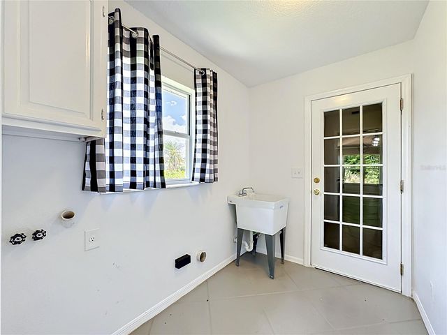 1707 TREMONT COURT, Sun City Center, FL 33573
