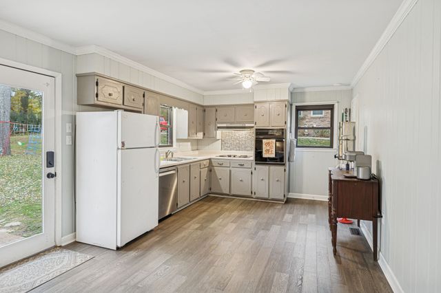 202 Cathey Ln, Columbia, TN 38401