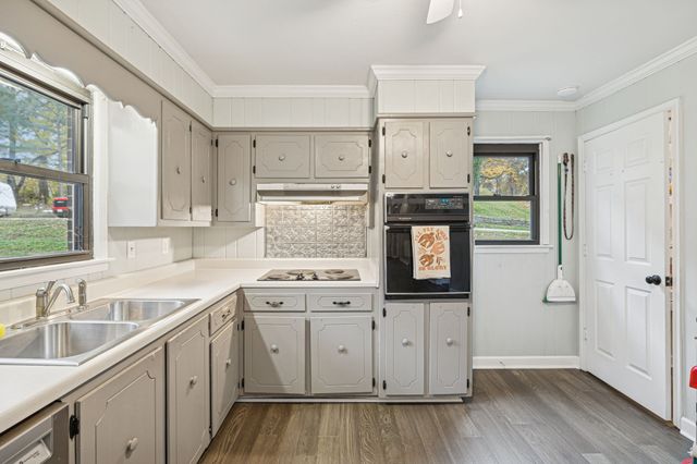 202 Cathey Ln, Columbia, TN 38401